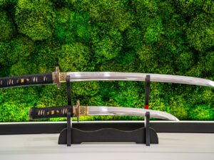 Zestaw samurajski Wakizashi 4S i sztylet Tanto T10 w oprawie z surowego drewna z motywem tygrysa Blade Vision